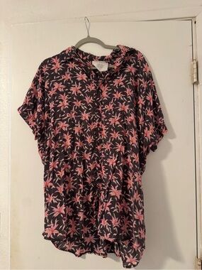 acacia swimwear Black Floral Short-Sleeve Button Blouse